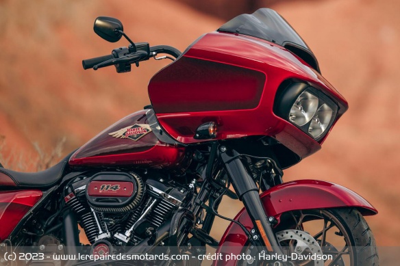 La série 120e Anniversaire se dote d'une peinture Heirloom Red