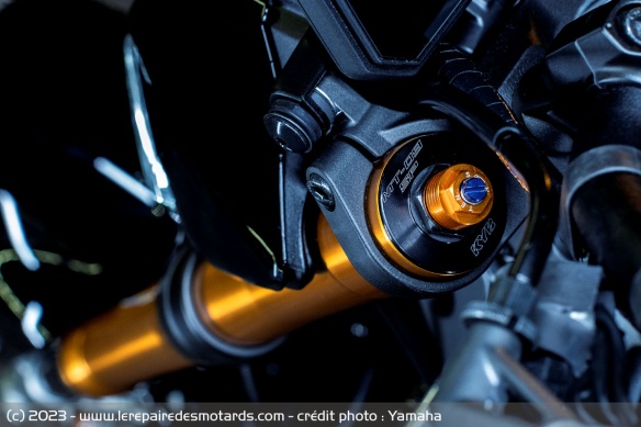 La fourche inversée KYB de la Yamaha MT-09 SP 2024 La fourche inversée KYB de la Yamaha MT-09 SP 2024