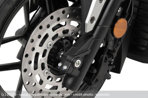 Le frein avant du Lexmoto Nexus 125 Le frein avant du Lexmoto Nexus 125