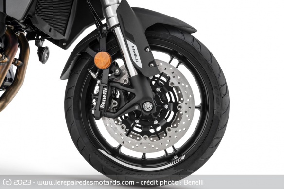 Trail Benelli TRK 702 Trail Benelli TRK 702