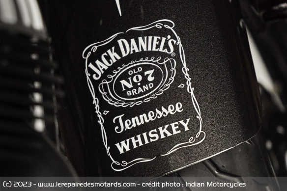 Un peu de whisky a été intégré au mélange de peinture