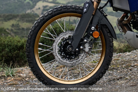Jante avant de la Yamaha Ténéré 700 Extreme