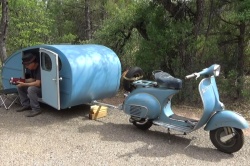 Une mini-caravane pour scooter - Crédit : The Tiny Side Of Tiny/Youtube