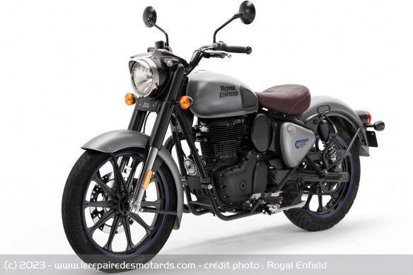 Royal Enfield Classic 350 Dark Gunmetal Grey Royal Enfield Classic 350 Dark Gunmetal Grey