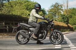 Les Triumph indiennes dévoilées en juin