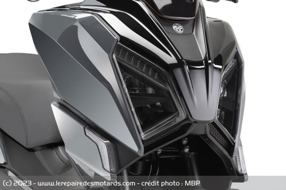 Scooter MBP SC300