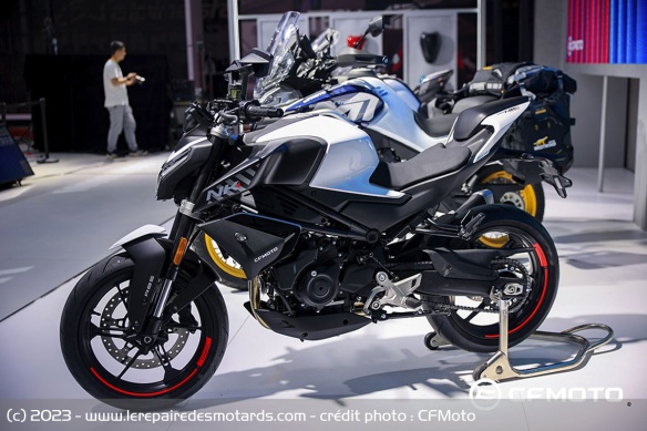 Roadster CFMoto 450NK