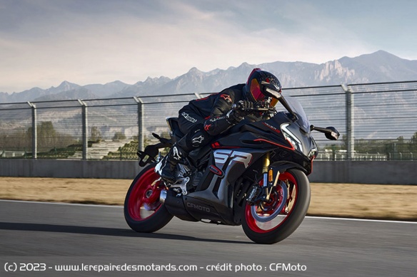 Sportive CFMoto 450SR S