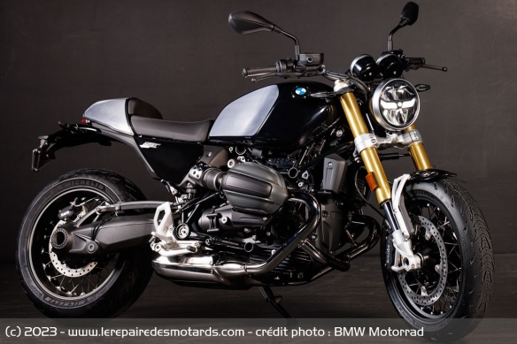 La R 12 nineT vient faire évoluer le concept du roadster classique pour les 100 ans du constructeur