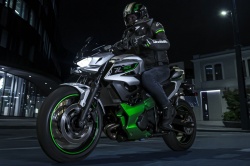 Roadster Kawasaki Z7 Hybrid