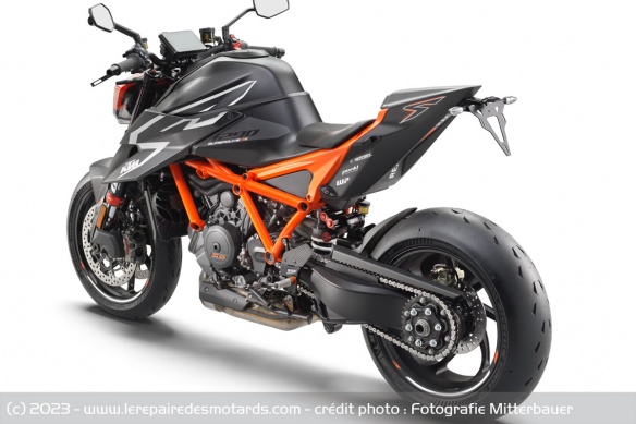 Seuls 500 exemplaires de la moto sont mis en vente Seuls 500 exemplaires de la moto sont mis en vente