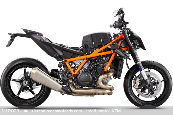 Roadster KTM 1390 Super Duke R EVO Roadster KTM 1390 Super Duke R EVO