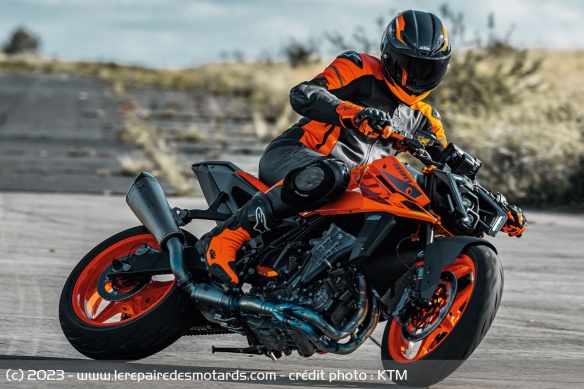 Roadster KTM 990 Duke Roadster KTM 990 Duke