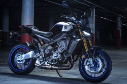 Roadster Yamaha MT-09 SP 2024