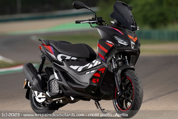 Scooter Aprilia SR GT 125 Replica