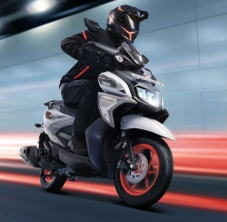 Scooter hybride Yamaha RayZR 125i Street Rally