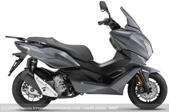 Scooter MBP SC300