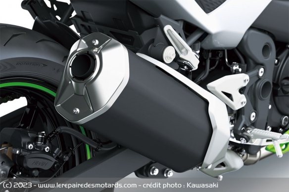 Le silencieux de la Kawasaki Ninja 7 Hybrid