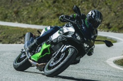 Sportive Kawasaki Ninja 7 Hybrid