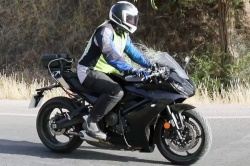 Une Daytona 660 chez Triumph