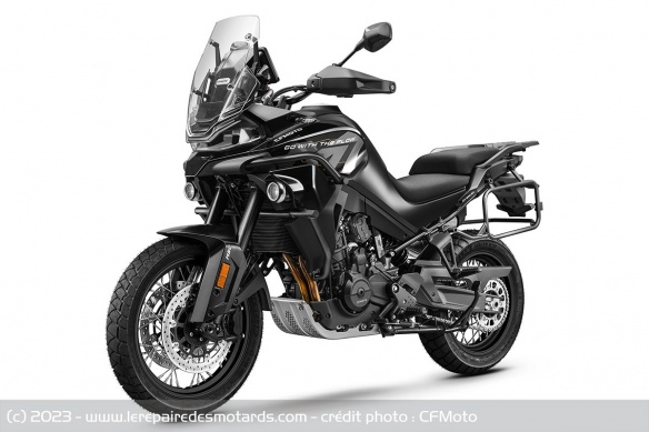 La CFMoto 800 MT Explore est développé sur la base de la 800 MT Touring La CFMoto 800 MT Explore est développé sur la base de la 800 MT Touring