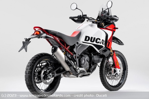 La moto sera disponible à partir de janvier 2024