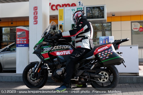 Pour son nouveau défi, Thierry Sarasyn est passé sur une Kawasaki Versys 1000 SE