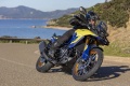 Une Suzuki V Strom 800 standard approche