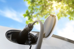 Batterie solide et recharge en 9 minute chez Samsung - Crédit photo : escapejaja/Envato