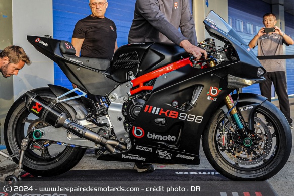La Bimota KB998 se montre à Jerez La Bimota KB998 se montre à Jerez