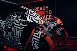 KTM tease ses nouveautés motos 2025