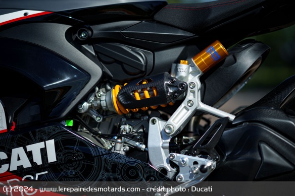 Sportive Ducati Panigale V2 Superquadro Final Edition Sportive Ducati Panigale V2 Superquadro Final Edition