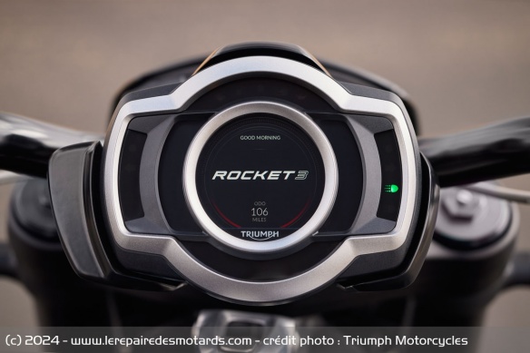 Le compteur TFT de la Triumph Rocket 3 Storm