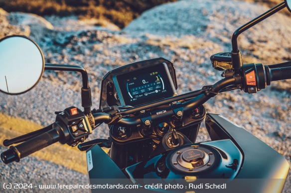 Scrambler Husqvarna Svartpilen 801