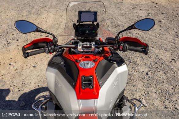 Le poste de pilotage de la BMW R 1300 GS Adventure