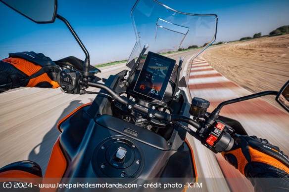 Le compteur de la KTM 1390 Super Adventure S EVO Le compteur de la KTM 1390 Super Adventure S EVO