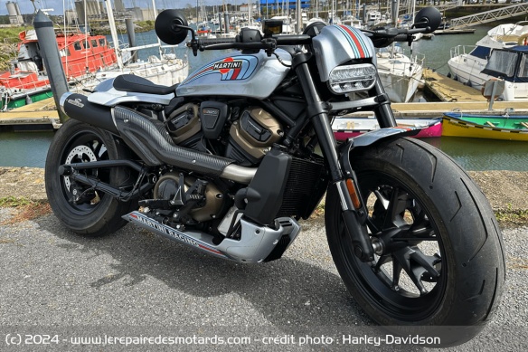 Martini 1250 Racing 64 par Harley-Davidson Côte Basque - Freestyle