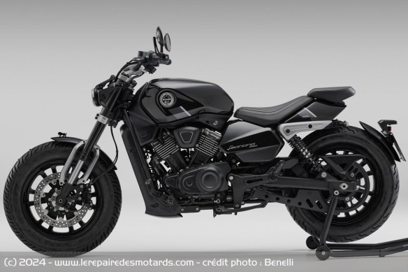 Custom Benelli Leoncino Bobber 400 Custom Benelli Leoncino Bobber 400