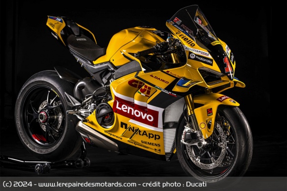 Ducati Panigale V4 Bagnaia 2023 World Champion Replica Ducati Panigale V4 Bagnaia 2023 World Champion Replica