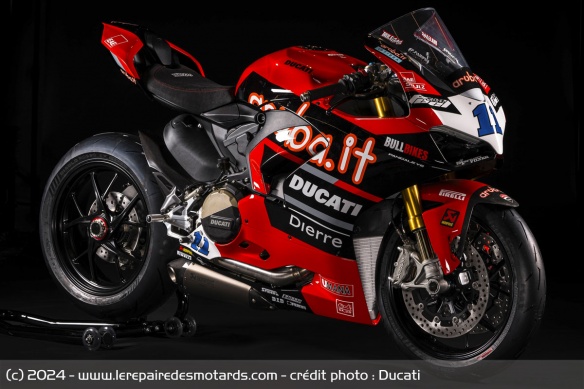 Ducati Panigale V2 Bulega 2023 World Champion Replica Ducati Panigale V2 Bulega 2023 World Champion Replica