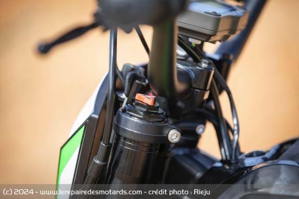 La fourche inversée de la Rieju E-Tango La fourche inversée de la Rieju E-Tango