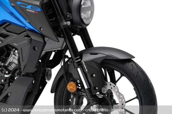 La fourche Showa SFF-BF de 41 mm de la Honda CB125R