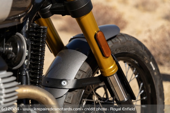 La fourche inversée Showa de la Royal Enfield Bear 650