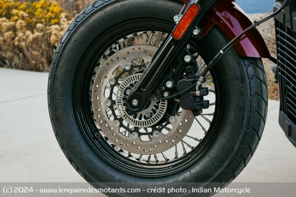 Le frein avant de l'Indian Super Scout