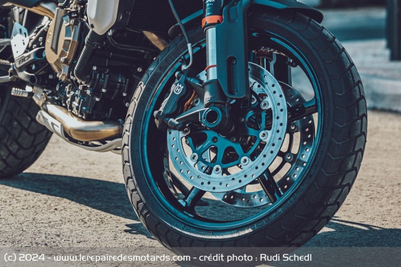 Scrambler Husqvarna Svartpilen 801