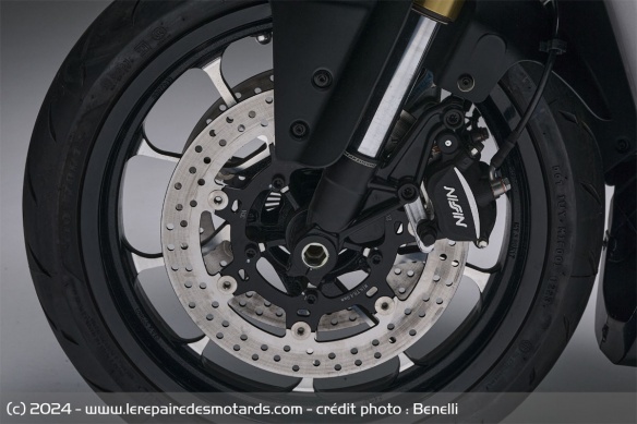 Sportive Benelli Tornado 400 Sportive Benelli Tornado 400