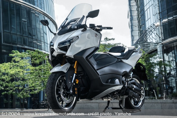 Maxi-scooter Yamaha TMAX Tech MAX 2025 Maxi-scooter Yamaha TMAX Tech MAX 2025