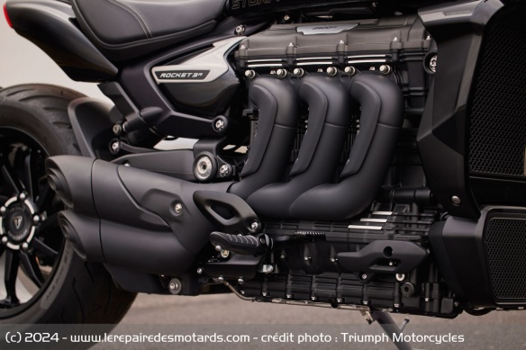 Le moteur trois cylindres de la Triumph Rocket 3 Storm