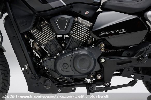 Custom Benelli Leoncino Bobber 400 Custom Benelli Leoncino Bobber 400