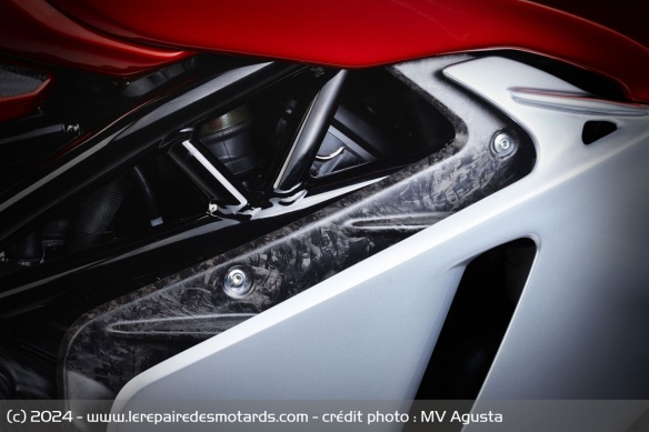 Sportive MV Agusta Superveloce 1000 Serie Oro